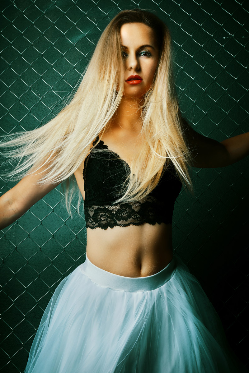 Model Dominika — Editorial