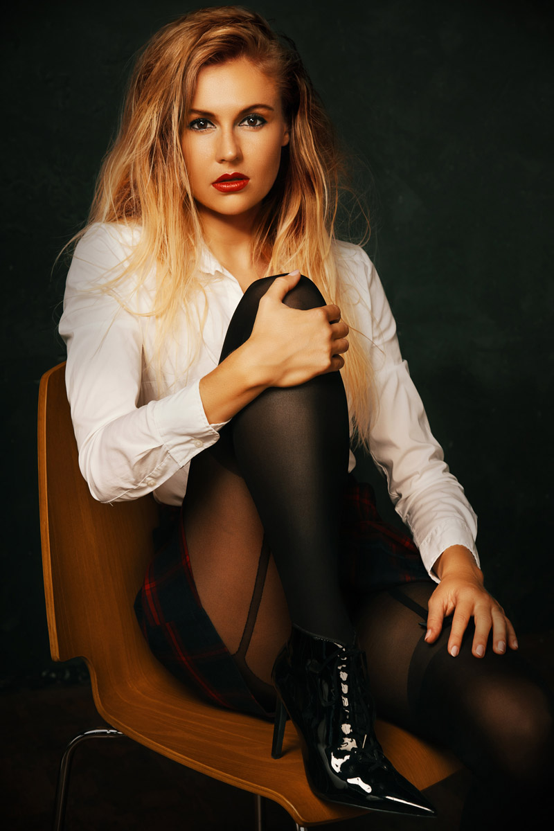 Model Dominika — Editorial