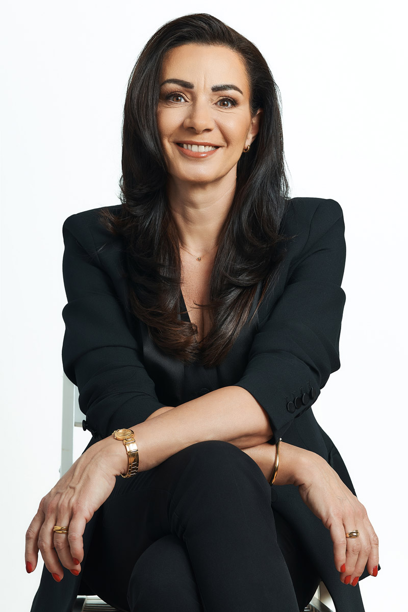 Reality Alexandra Bachrata — Business Porträt