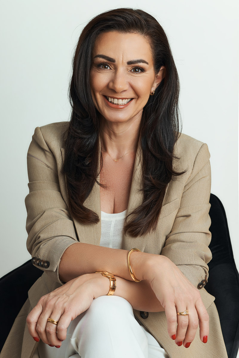 Reality Alexandra Bachrata — Business Porträt